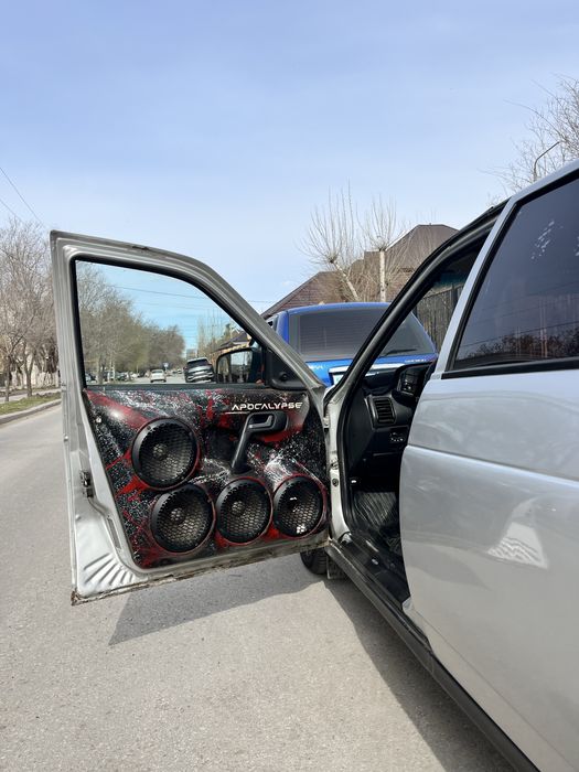 В продаже фронт автозвук