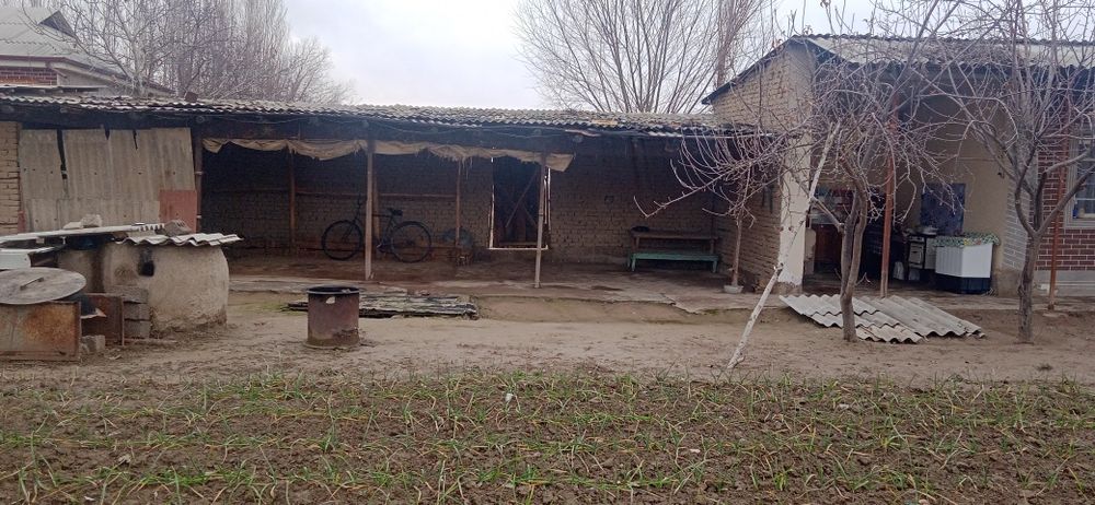 Uy sotiladi hamma hujjatlari bor