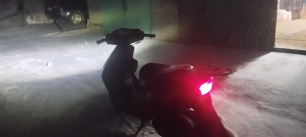 Suzuki lets 2 new скутер/мопед