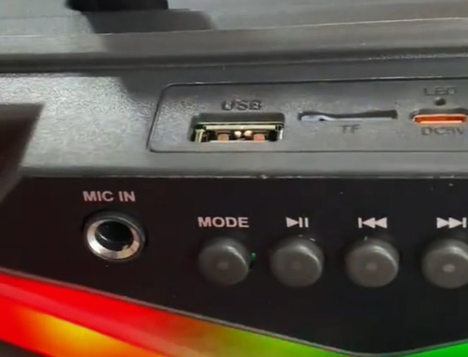 Преносима безжична тонколона с мощен звук и LED ефекти WSJAR E8131W