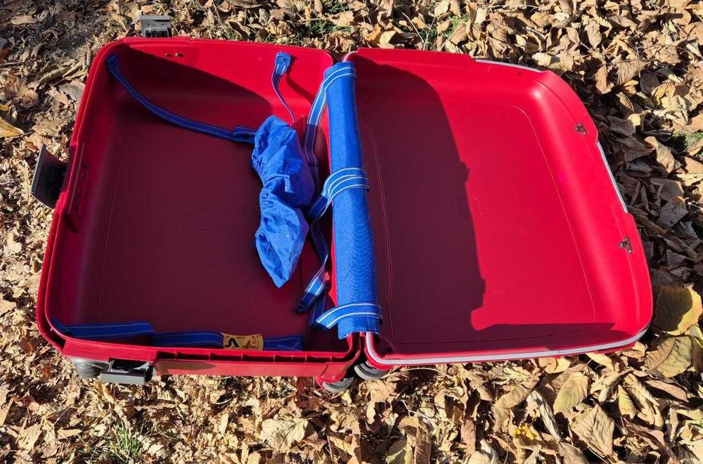 Куфар Roncato, твърд, червен, с тройно закопчаване и заключване