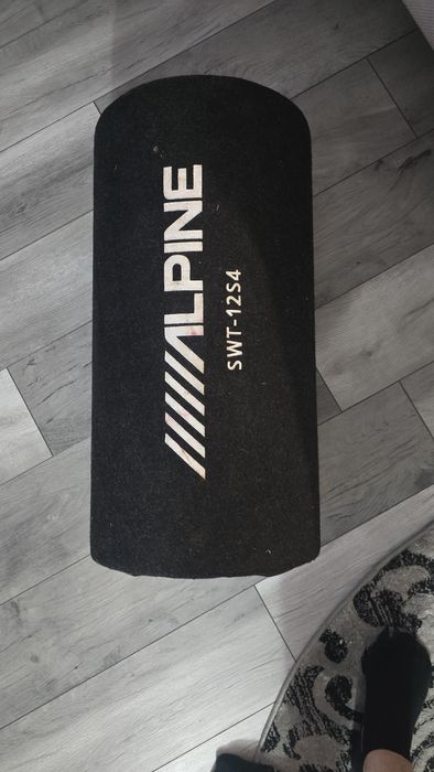 Vand subwoofer auto alpine 12S4