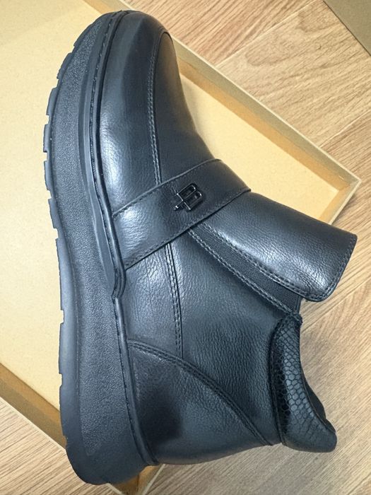 Женские зимние ботинки