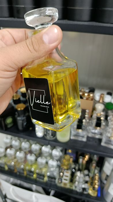 Atir moylari premium Fransiya