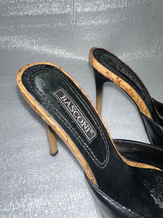 Продам босоножки