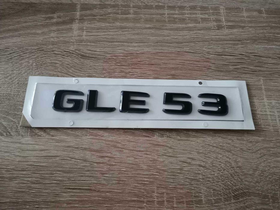 черен надпис Mercedes Benz GLE 53