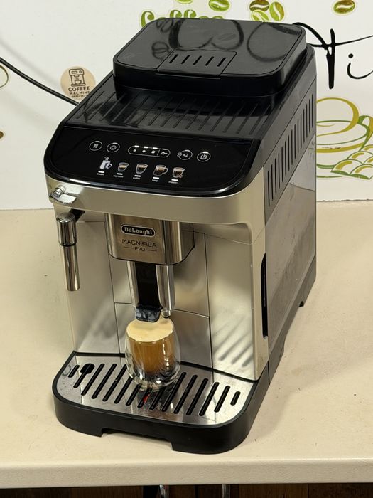 Кафемашина кафе автомат delonghi magnifica evo с гаранция
