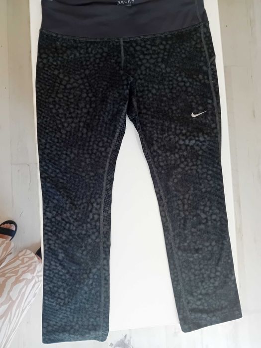 Черен клин NIKE PRO