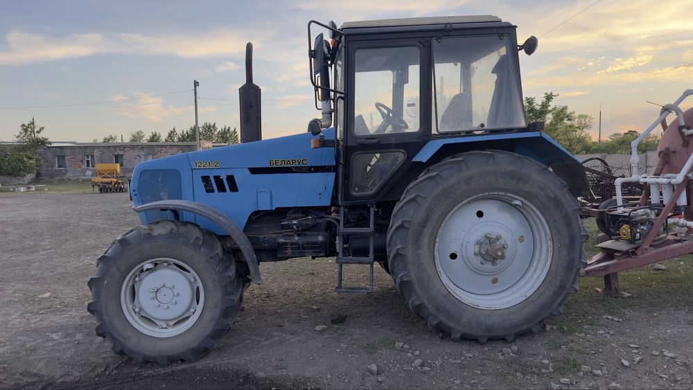 Продам МТЗ 1221.2