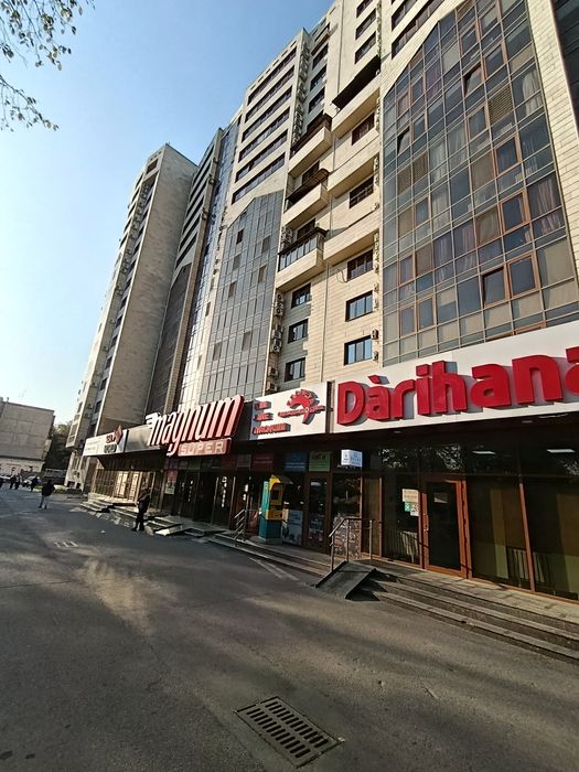 В Магнуме сдаю место под аппарат игрушек.