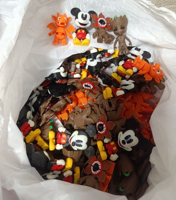 Яйце с изненада ключодържател.