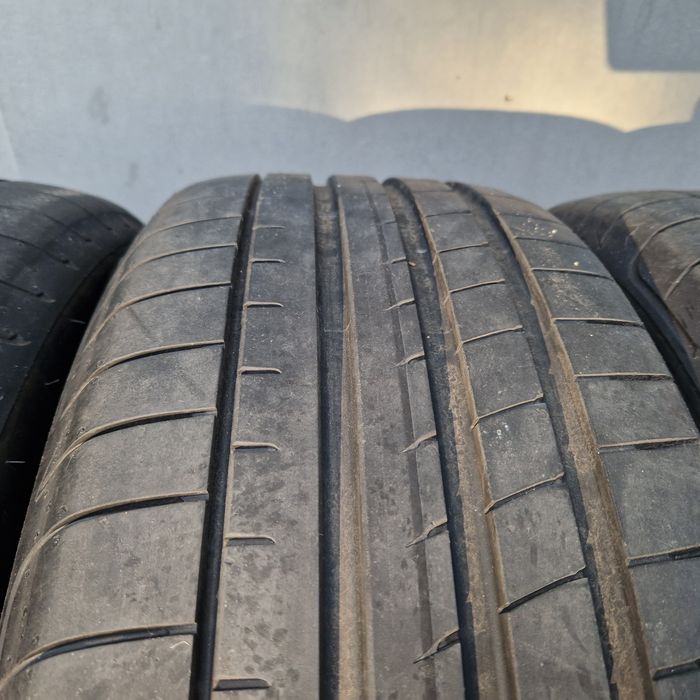 235 55 19 GOOD YEAR EAGLE F1  asymmetric 3 SUV