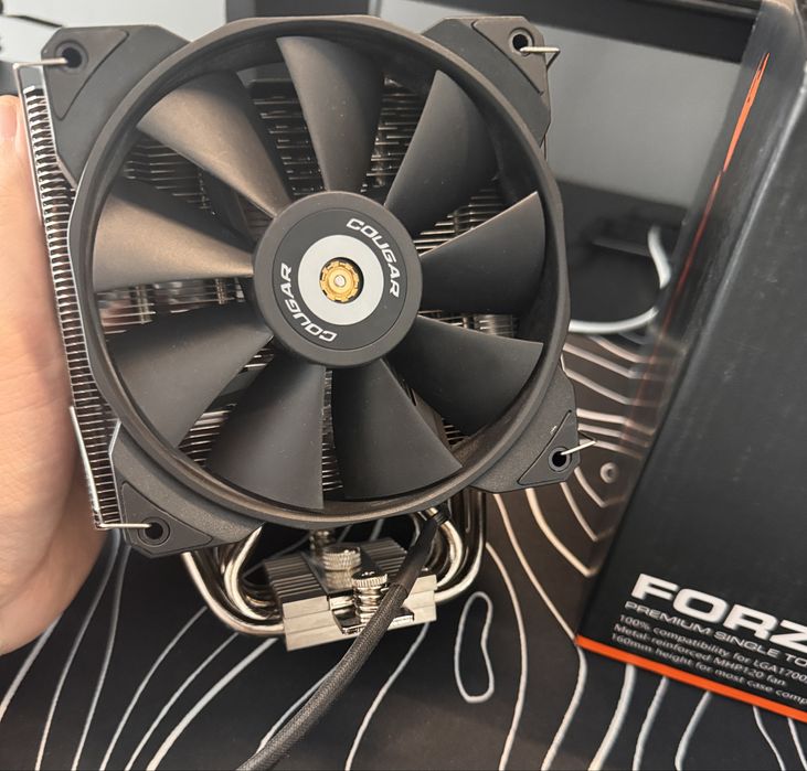 Cougar FORZA 85  крепление только для AMD!