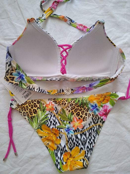 рокля и бански нови