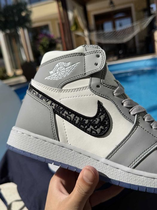 Jordan 1 Retro x Dior Кецове 39 EUR + Кутия + Стелки + Връзки