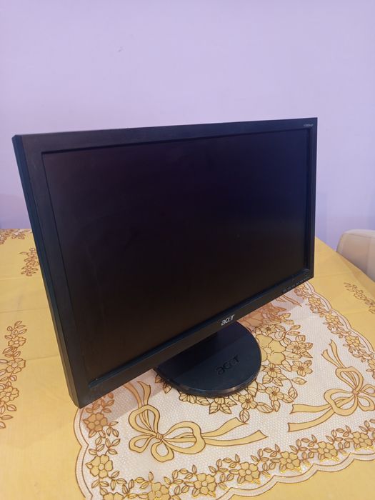 Монитор диагональ 19 .