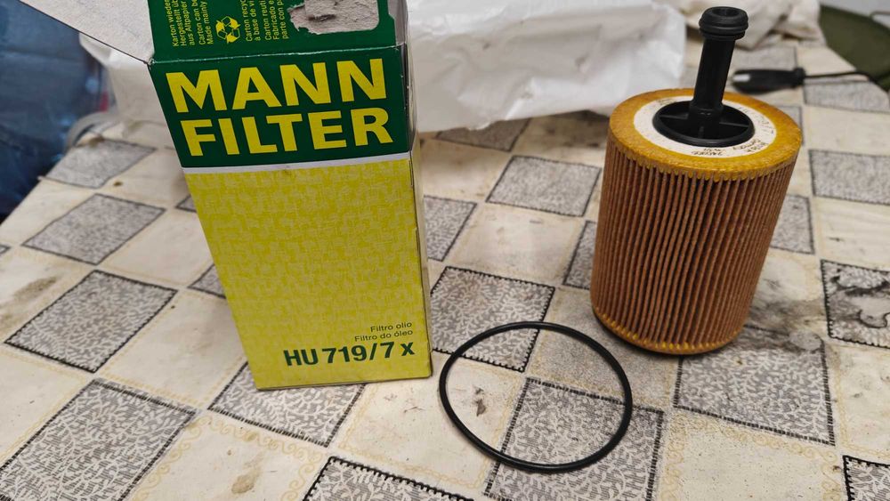 Маслен филтър MANNFILTER HU719/7X и горивен филтър MANNFILTER PU 825 x