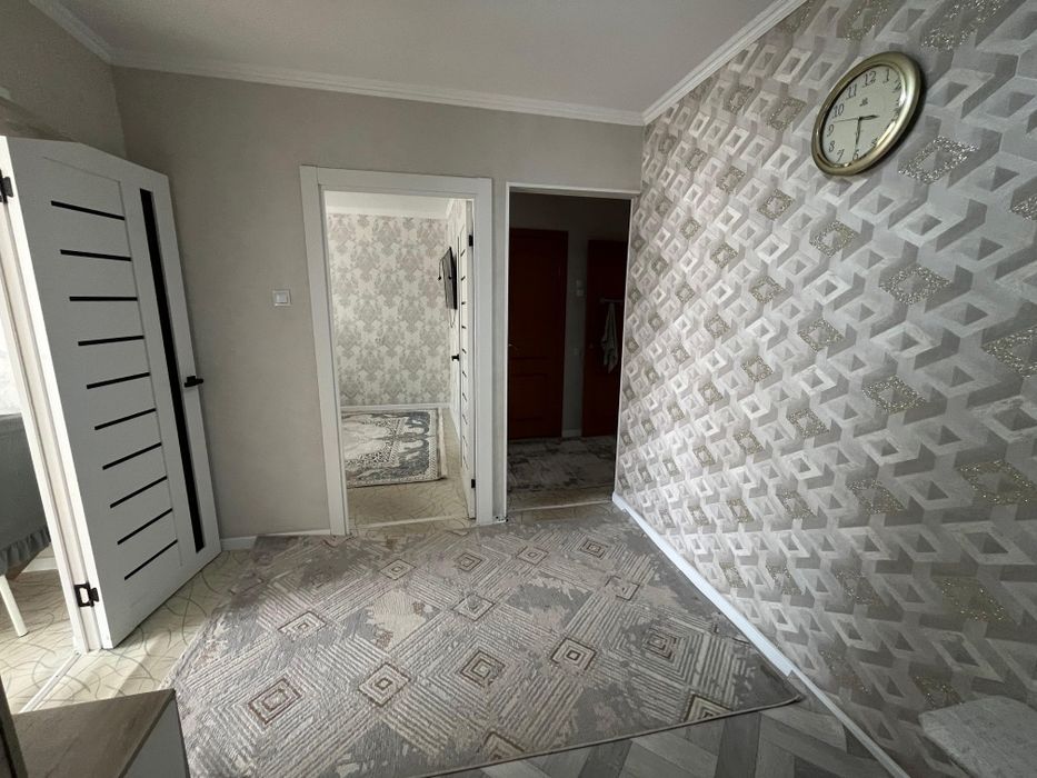 Продам 2 ком кв на 8 мкр