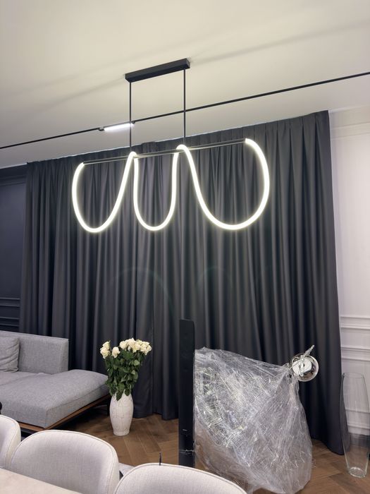 Люстра в минималистичном стиле.