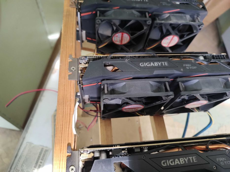 Майнинг риг, mining rig, копачка за крипто