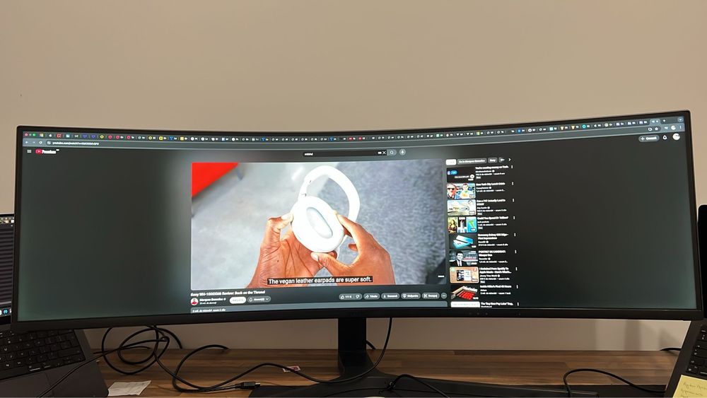 Monitor Samsung 49" Ultra Wide curbat 32:9, 144Hz, KVM, USB-C