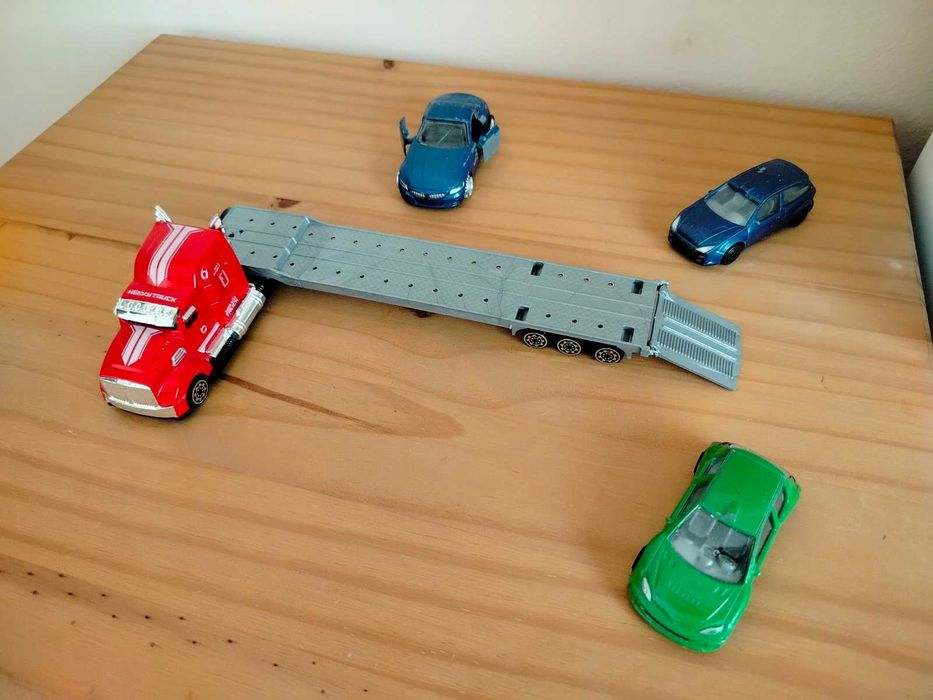 Лот детски играчки- автовоз, багер, строител и мотор