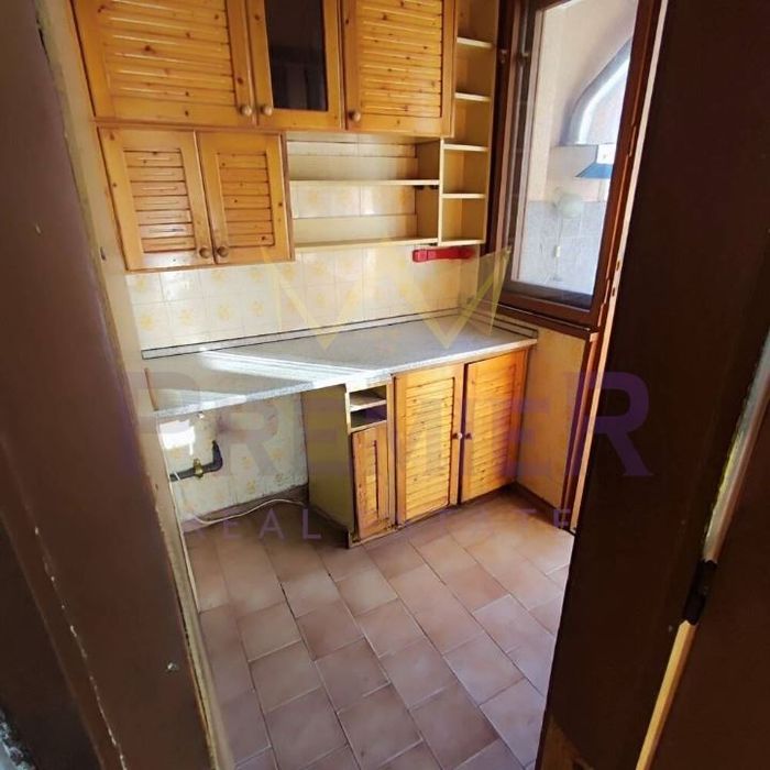 Продава се Тристаен апартамент в Бургас, Център - 98 кв.м за 2654 €/кв.м - Снимка #4