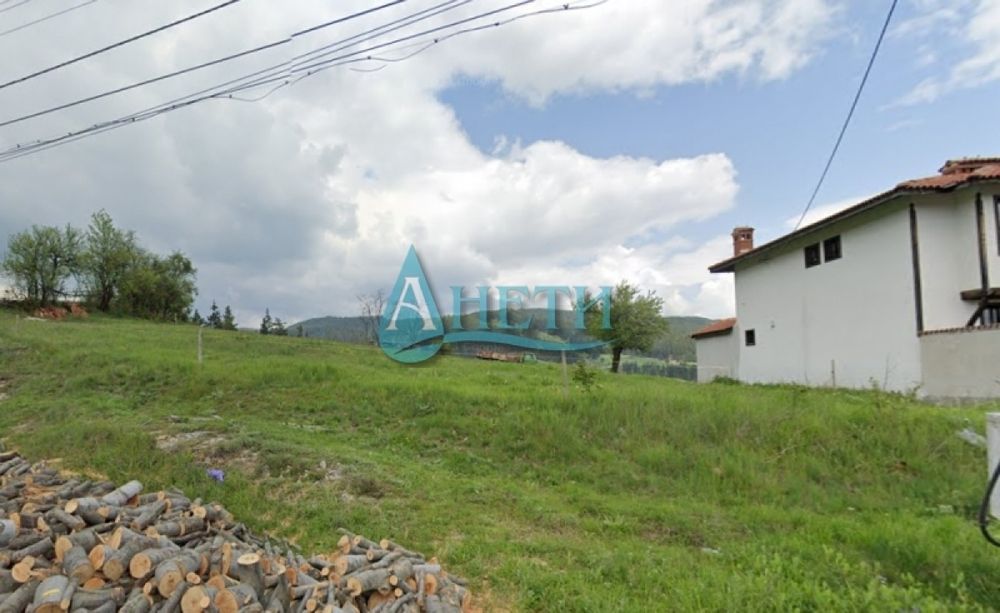 УПИ 526м2 в Копривщица, на 500м от центъра на града музей