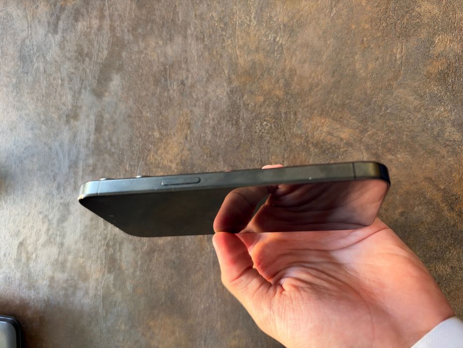 iPhone 15 pro 128gb