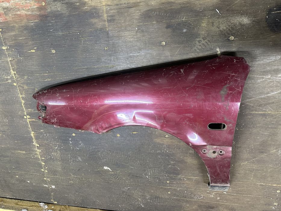 Крыло  левое Volksvagen passat b4