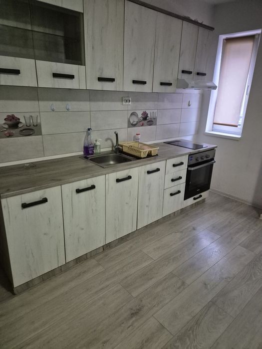 Proprietar închiriez garsonieră situată pe Str. Nicolae Labis, Nr 15.