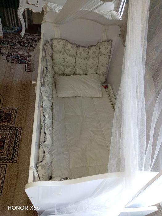 0 yoshdan 3-4 yoshgacha bolgan bolalar uchun  karavot