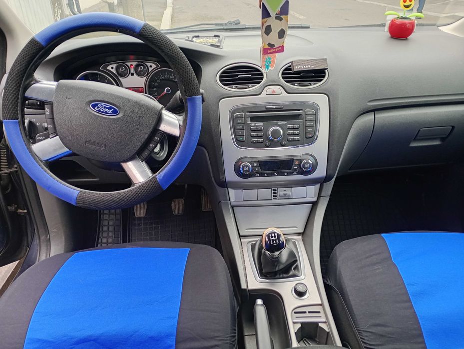 Ford focus 1.6 berlină 2010