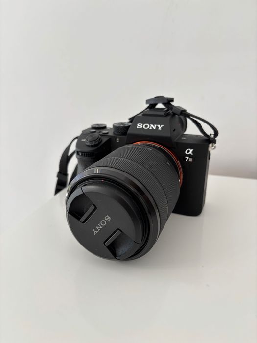 Фотоапарат Mirrorless Sony Alpha A7III, 24.2 MP, Full-Frame + Обектив SEL2870 28-70 мм