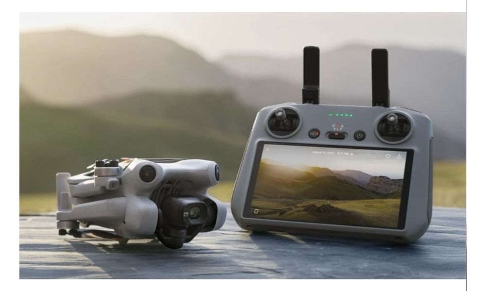 Дрон DJI Mini 4 Pro Fly More Combo Plus