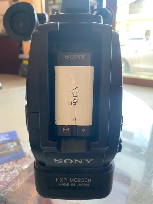 видеокамера Sony HXR-MC2500