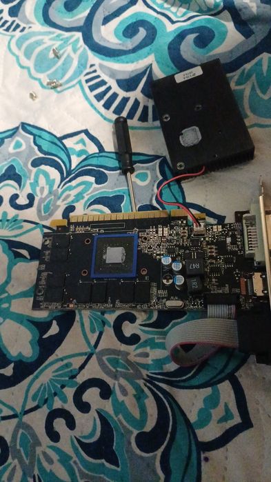 Видеокарта 730 2гб меняли термопасту в хорошем состоянии, и дисковод