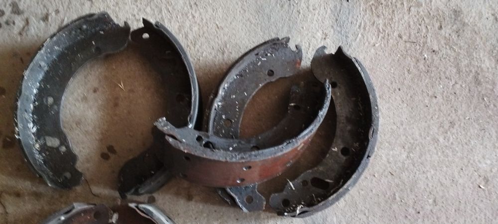 Продам колодки тормозные Газель