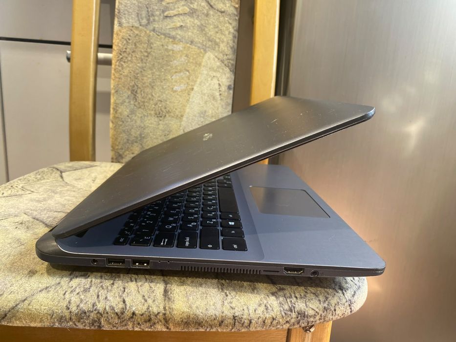 ASUS intel core i3 Broadwell/Windows 10/SSD256