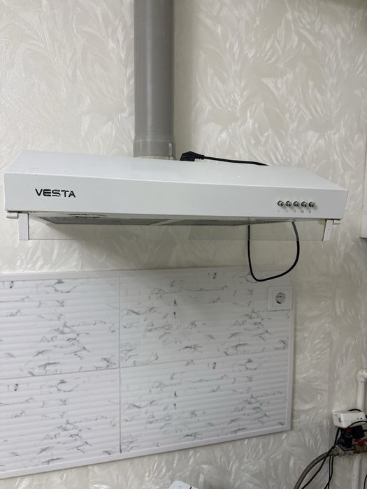 Вытяжка Vesta б/у холати уртача