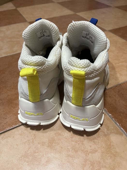 Продавам спортни обувки Puma и Replay
