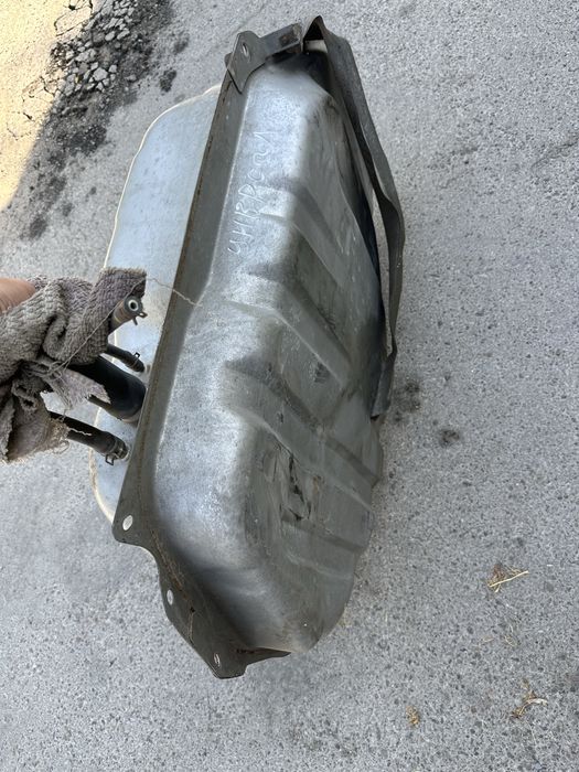 Новый бензобак Мазда 626 птичка