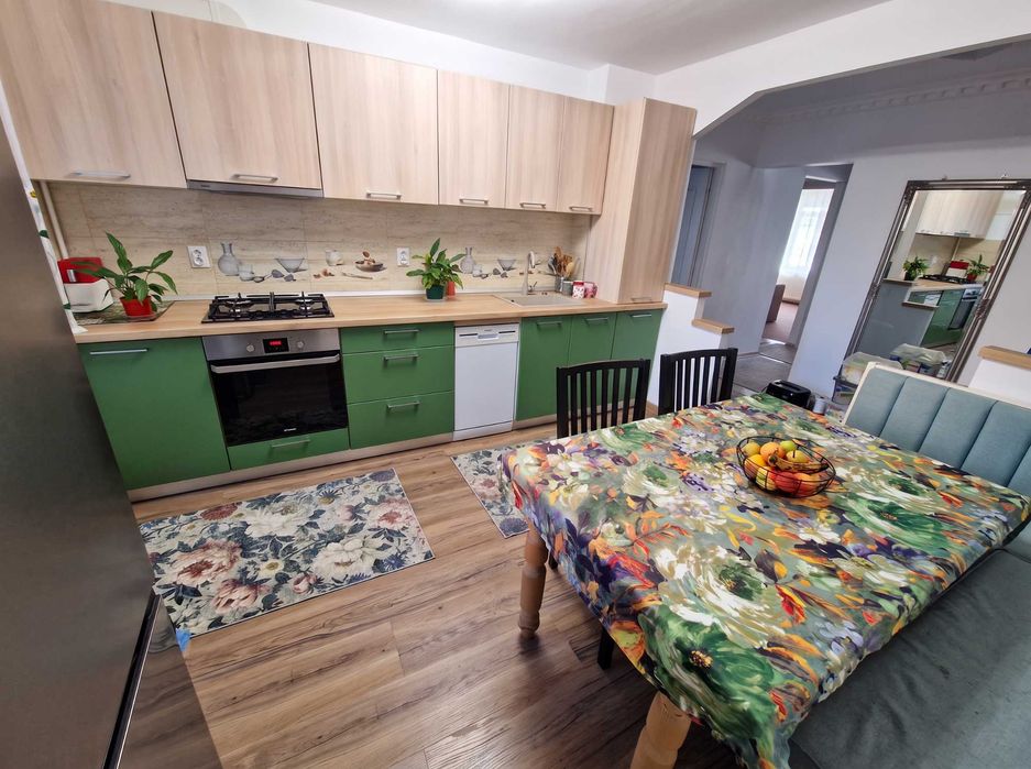 Apartament 3 camere | 79 mp | Micro 17 | Parcare + Beci in zona Parc UFO