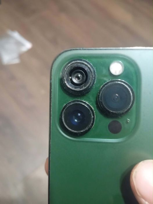 Vand ipone 13 pro verde