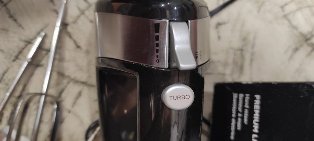 Миксер Grundig HM 5040 5 нива на скорост 300W