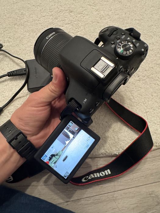 Aparat foto Canon 750D