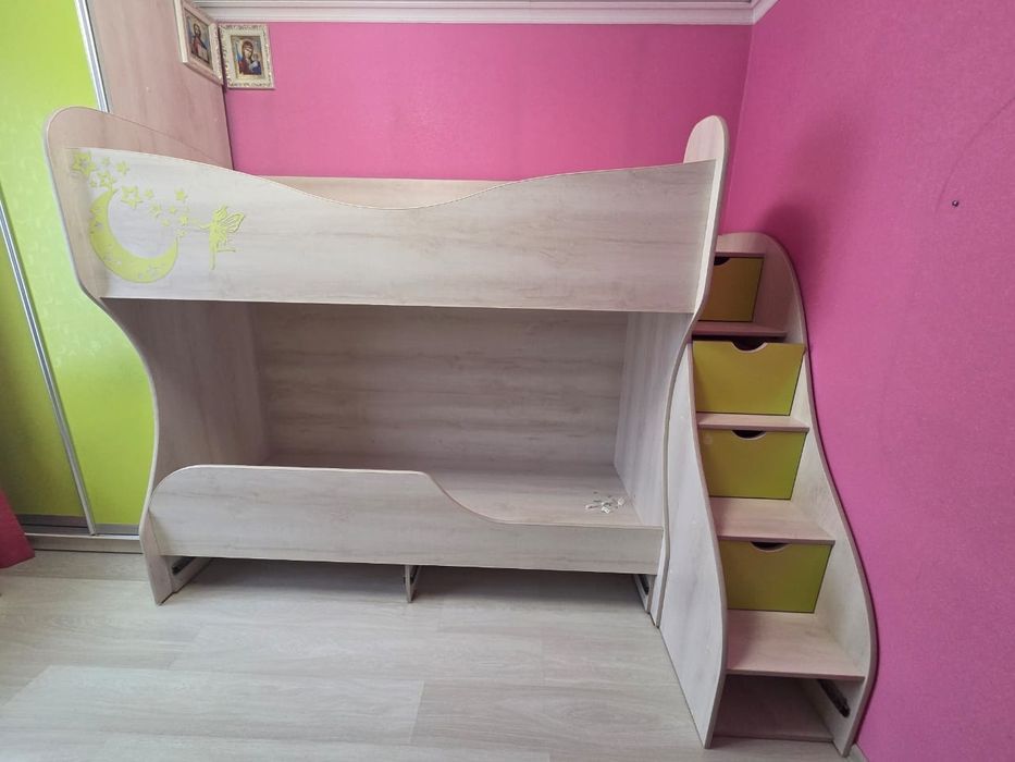 Кровать двухъярусная