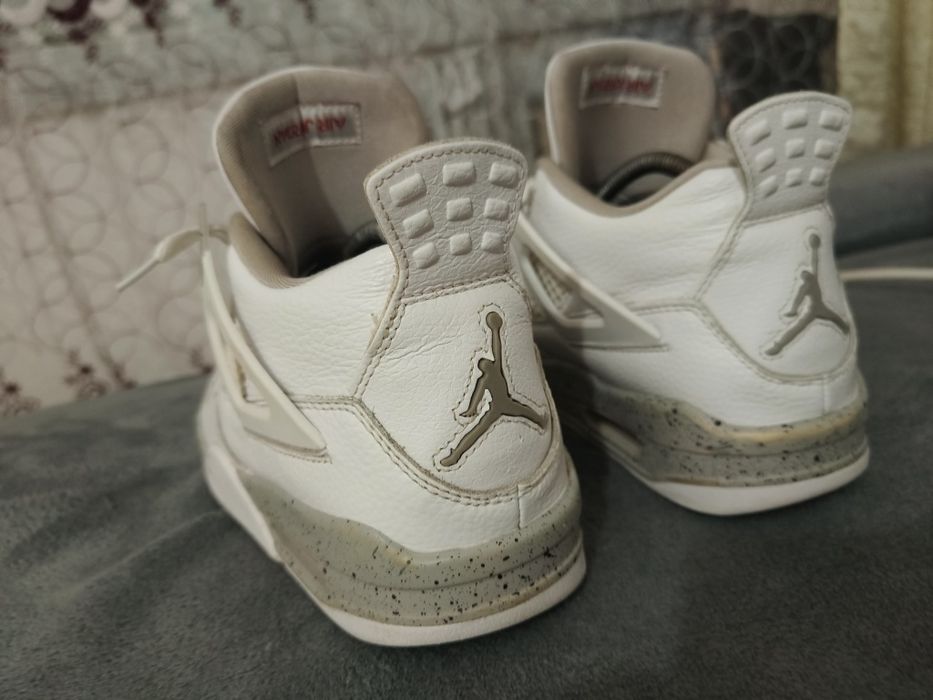 Nike Air Jordan 4 retro. White oreo
