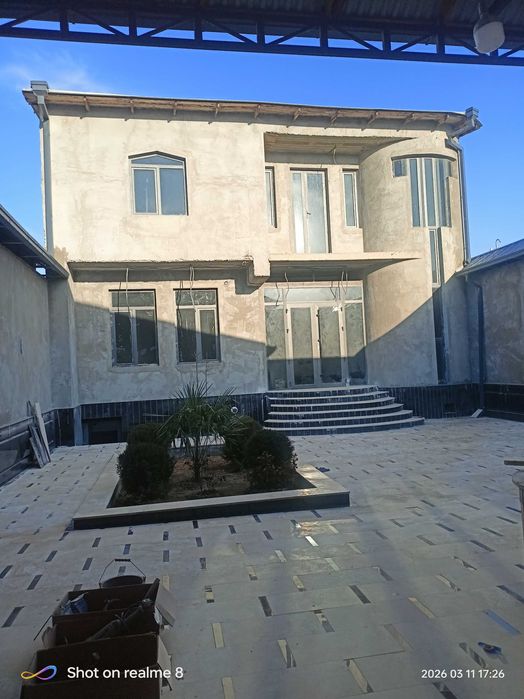 Бухоро шахарда ховли сотилади.