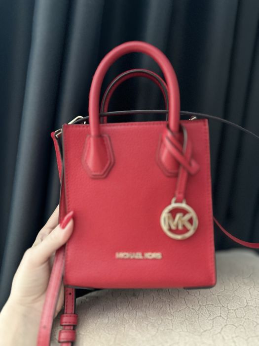 Сумка кросс-боди Michael Kors кожаная